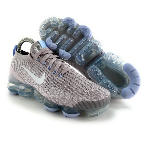 Nike Women's Air Vapormax Flyknit 3 Running Shoes - Picture 9 of 11